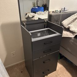 Vanity Minimal w/ Chair
