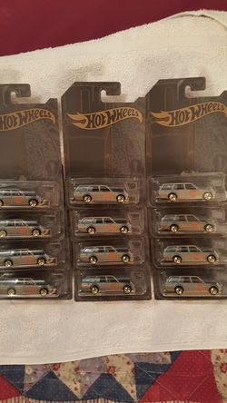 71 DATSUN WAGON HOT WHEELS