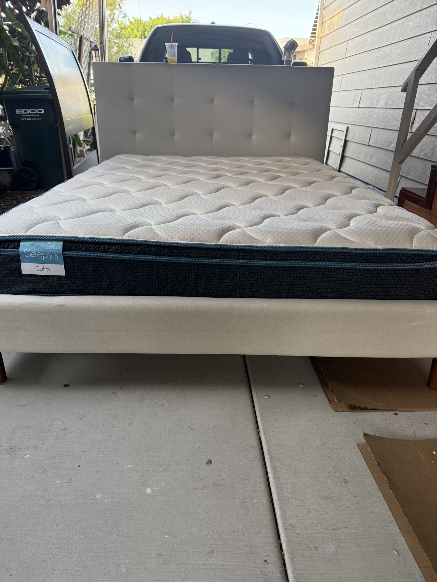 Queen Bed Set