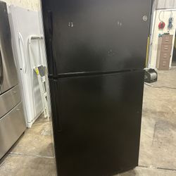 Top Freezer Black, 21.1 cu. ft. ENERGY STAR ice maker can deliver  Retail price $1300