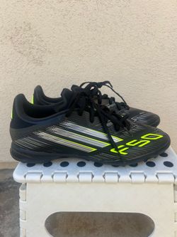 Soccer indoor turf shoes