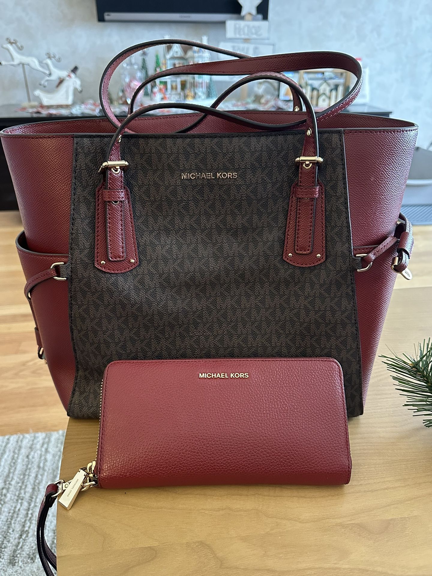 Michael Kors Voyager Handbag With Matching Wristlet
