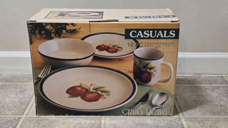 Vintage Casuals 16pc Stoneware Dinner Set - Apples