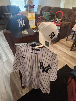 New York Yankees Jersey And Cap With New York Yakees Blue Or White Cap  Was A COLLECTOR