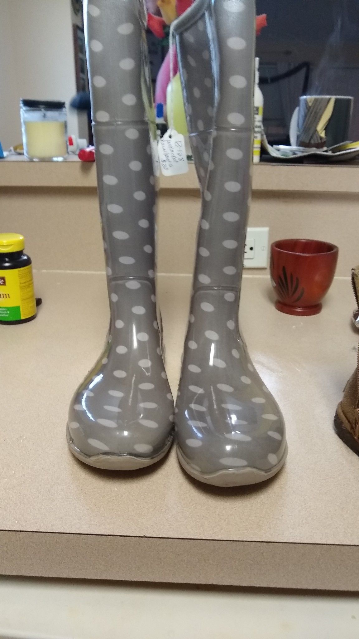 Ithaca grey rain boots size 6