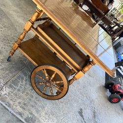 Antique Solid  Leaf Table In Excellent Condition 