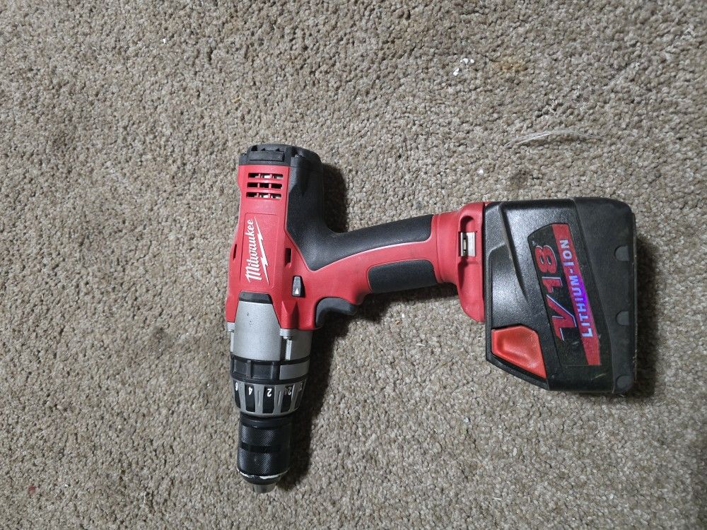 Milwaukee V18 Hammer Drill