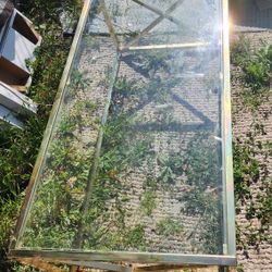 FREE!! GLASS COFFEE TABLE IN VAN NUYS!! FREE!!