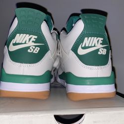 Nike SB Jordan 4 Size 9.5