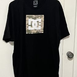 DC Black T-Shirt Camo Logo