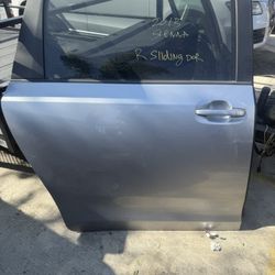 2013 Toyota Sienna Right Sliding Door $700