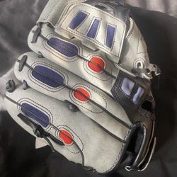 Wilson Baseball Glove 🧤 ⚾️ Nice