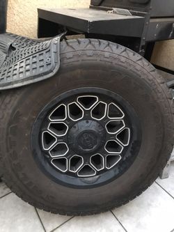 Tires 35x12.30 R18