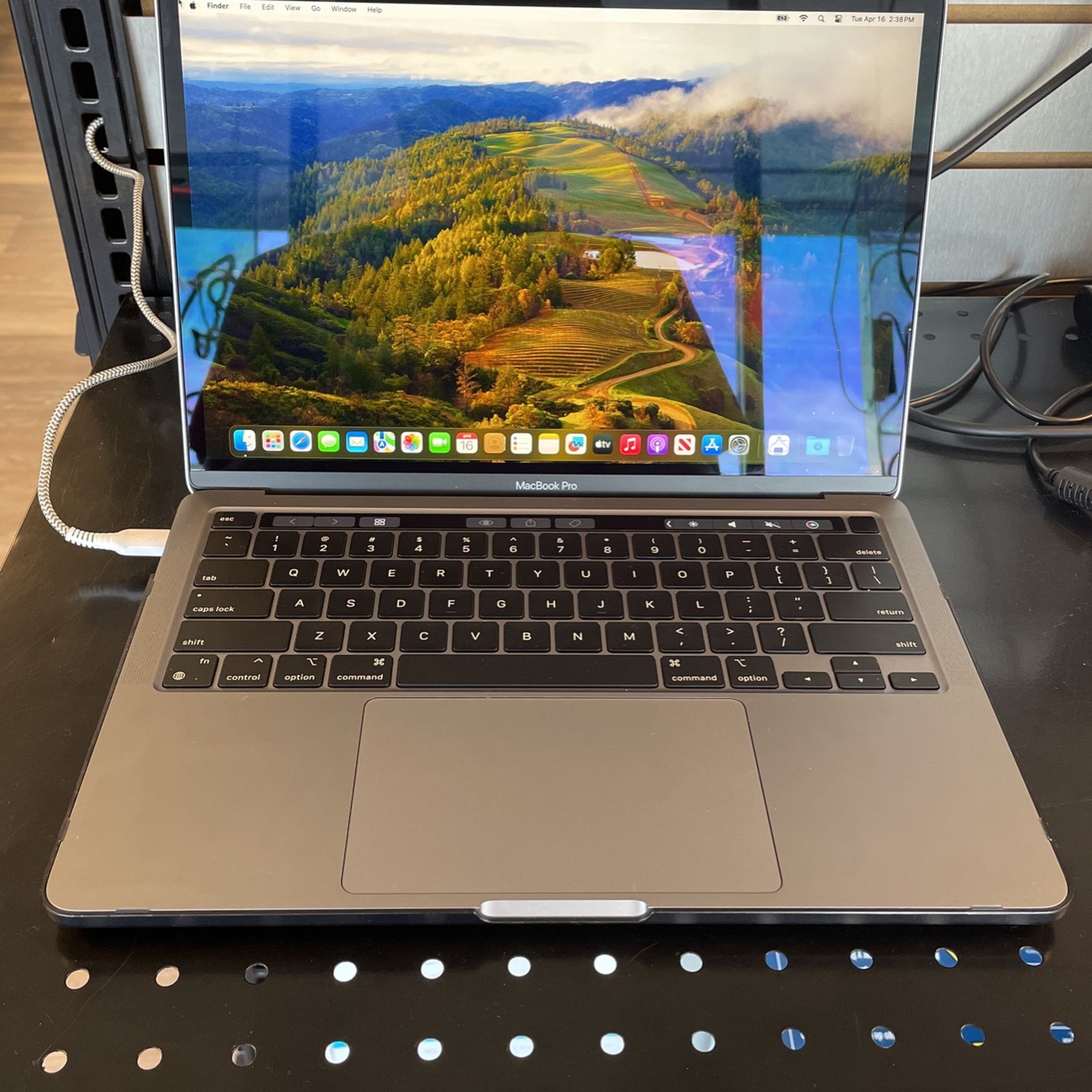 13” Apple MacBook Pro (2020) 