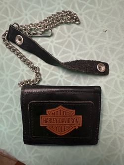 Lightly  used Harley Davidson wallet with chain that can attach to your pants