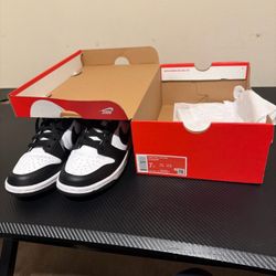 Nike Dunk Low GS Black White Size 7Y