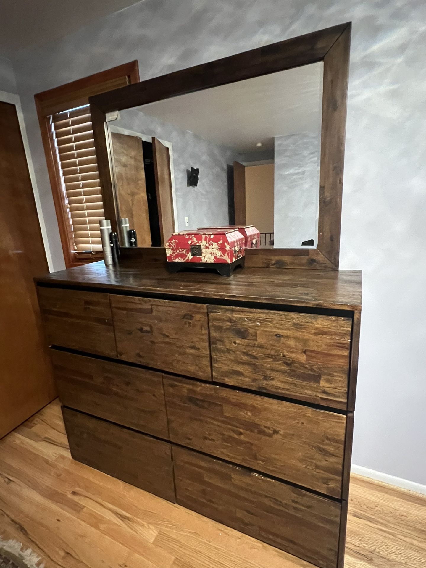 Queen Bedroom Set For Sale