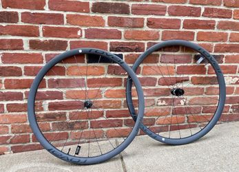 Roval Terra CL 700c road / gravel disc wheelset