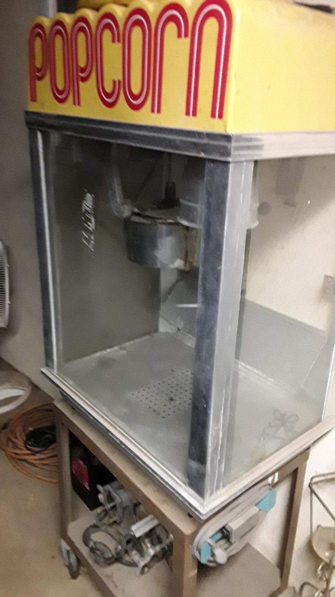 Commercial popcorn machine $100