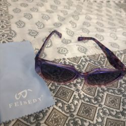 FEISEDY Glasses with Case