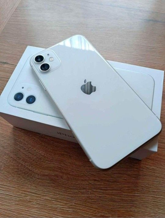 iPhone 11, Factory UNLOCKED, Excellent Condition. Like New