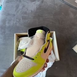 Jordan 1 High OG ‘Visionaire’ Size 8 Men’s Shoes 