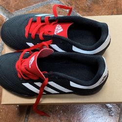Brand New Adidas Boys Soccer Shoes 