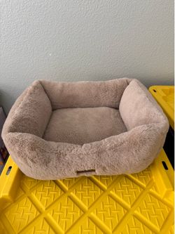 Fuzzy Light Brown Cat Bed 🐱