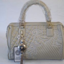 Veraces Quilted Vanitas Bone Color Hand Bag