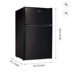 Galanz 3.1 Cu ft Two Door Mini Fridge, Black,  USED