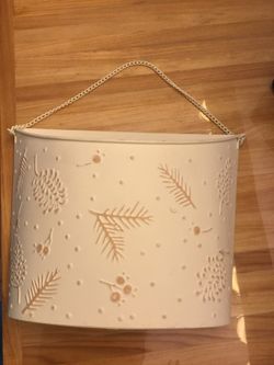 Metal hanging basket