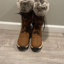 snow boots