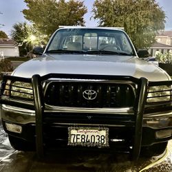 2003 Toyota Tacoma Pre Runner -CLEAN TITLE-