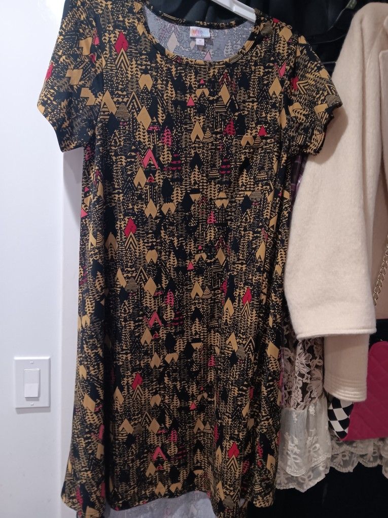 Womans LULAROE DRESS LARGE