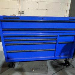 U.S. General 56 In. X 22 In Roll Cab Series 3'