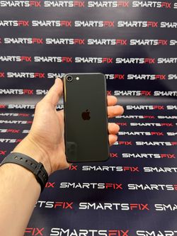 iPhone SE 2ND Gen 64 GB - Black (Unlocked) + Warranty