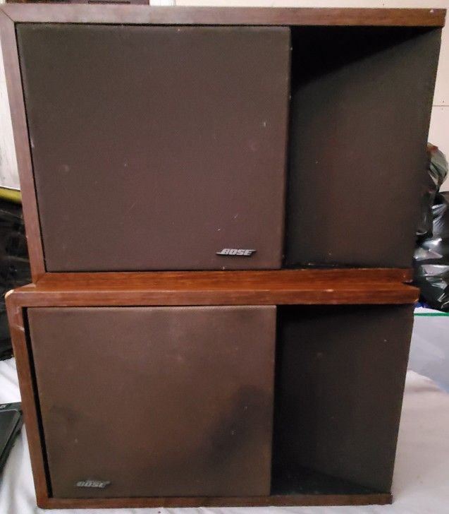 Bose 201 Series II bookshelf Speakers