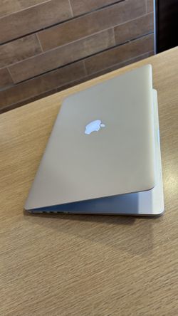 Apple MacBook Pro 15” Retina i7/16GB/500GB SSD $350 