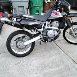 SUZUKI DR650 