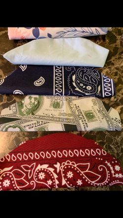 Seguimos vendiendo mascarillas.. a $5 . Tenemos más colores .