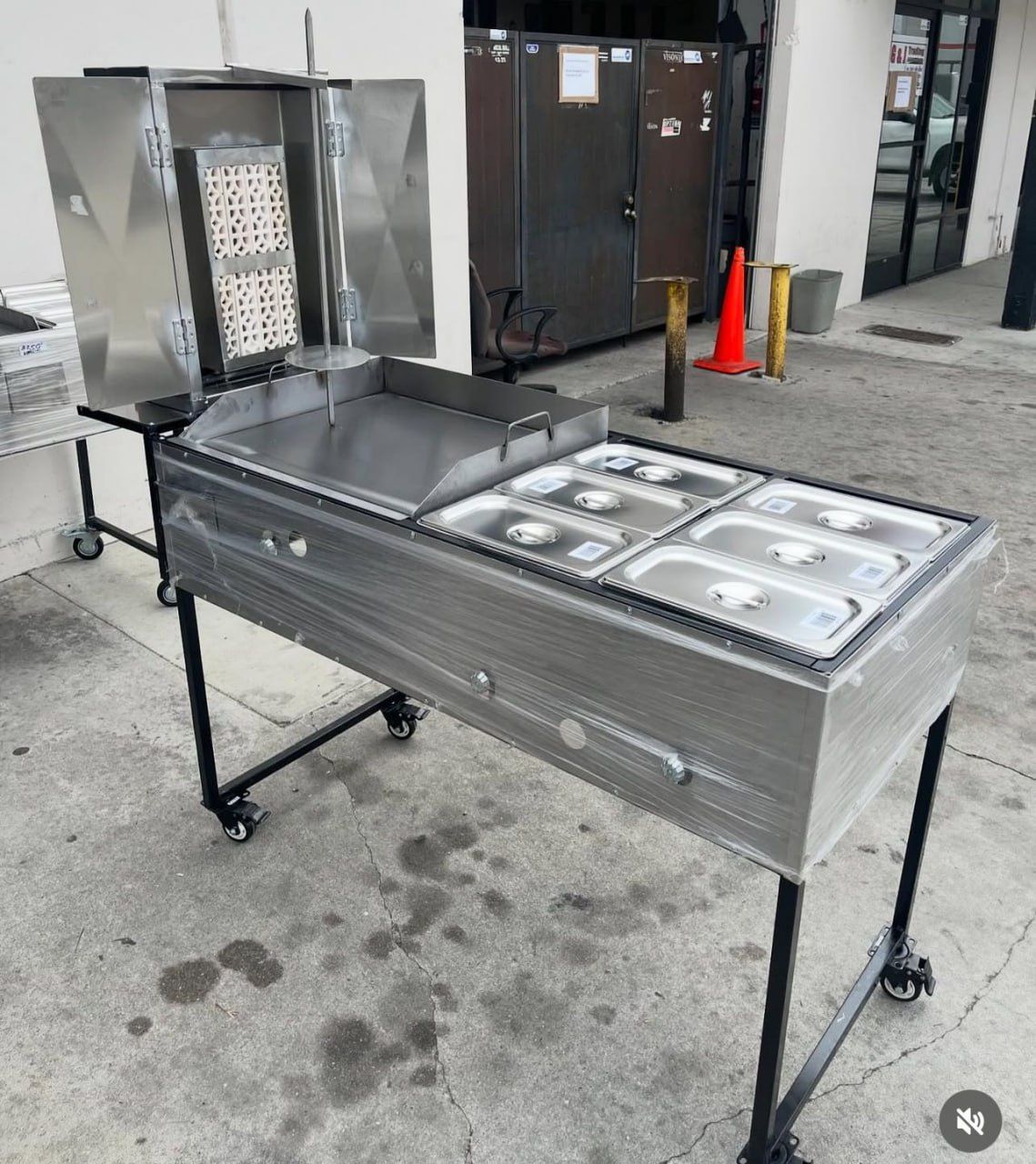 24x20 Inch Flat Grill With 6 Treys & Trompo
