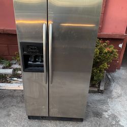 Whirlpool Stainless Steel Refrigerator SxS 