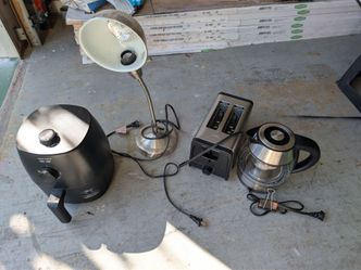 Desk lamp, air fryer, toaster, electric kettle