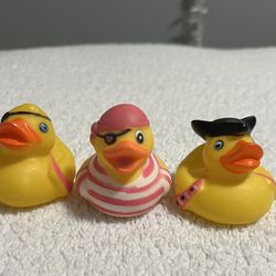 Rubber duck Lot Of 3 Vynal Pirate Theme Never Been Water