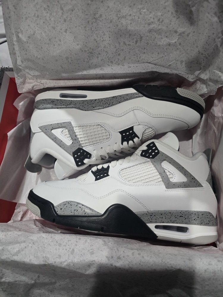 Jordan 4 White Cement Size 9.5