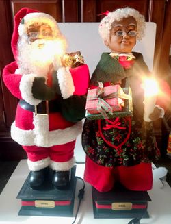 1995 Santa Claus & Mrs Claus Animatronic African American 24"
