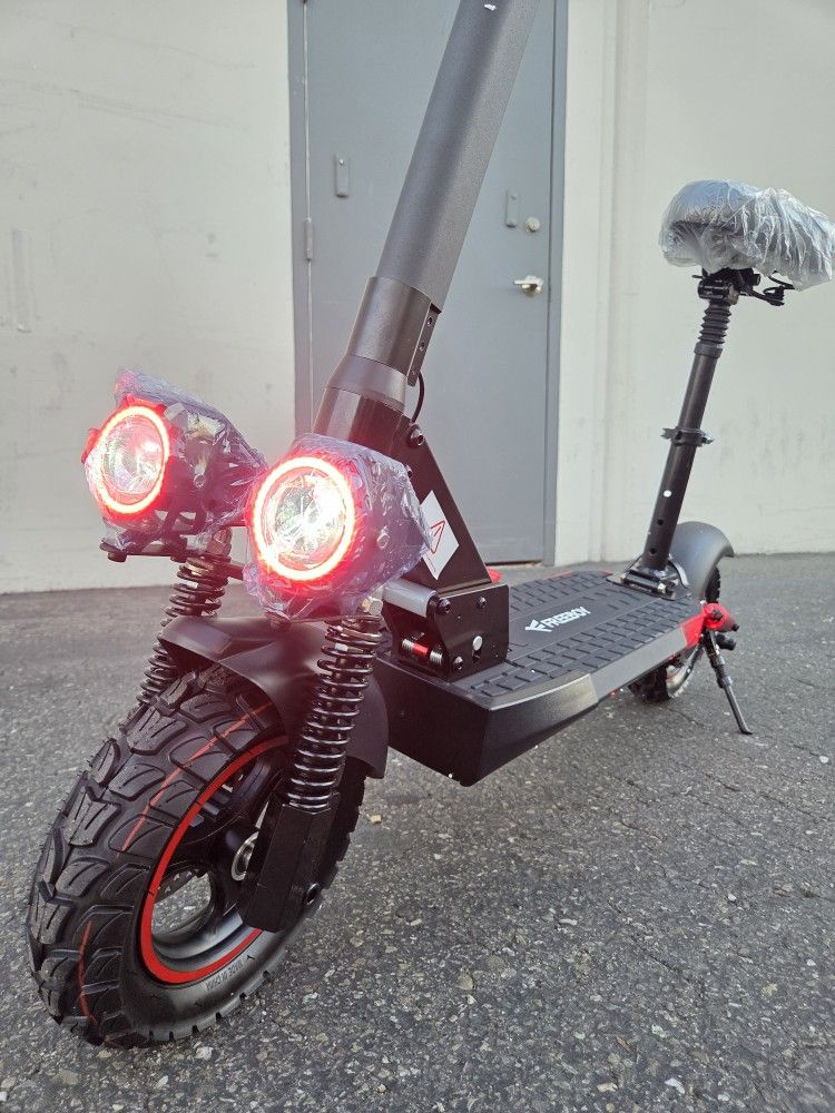 Brand New Folding Electric Scooter Off Road, 26-27Mph 30miles, Deliver Available