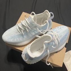Yeezy 350 Shoes