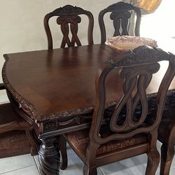 Dining Room Table With Chairs