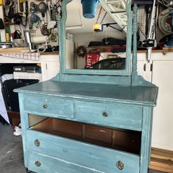 Desk Or Dressier With Mirror